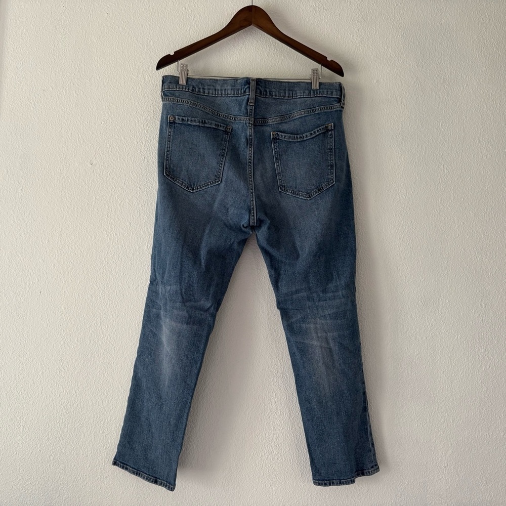 Old Navy Boyfriend Straight Distressed Jeans 14 Regular Relaxed Trendy Denim - Picture 7 of 8